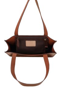 Borsa tote in pelle marrone con due manici, apertura superiore che mostra una tasca interna con cerniera e una piccola etichetta cucita.