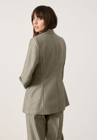 Taifun NADELSTREIFEN - Blazer - new sage gemustert