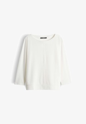 Haut blanc à manches longues côtelées avec un large décolleté et un ourlet droit. Présente une texture subtile et des manches de longueur moyenne.