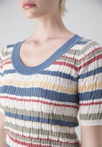 Pepe Jeans Triko s potiskem - blue