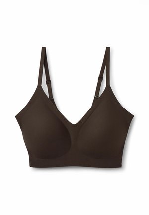 Bruine draadloze beha met een V-hals ontwerp, gladde stoftextuur, verstelbare bandjes en naadloze cups voor comfort.