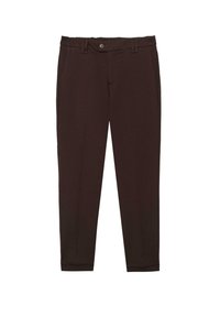Męskie ciemno brązowe spodnie slim-fit z zapięciem na guzik, szlufkami na pasek oraz kieszeniami bocznymi, wyeksponowane na białym tle.