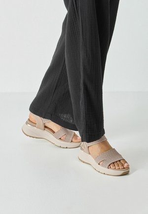 Tamaris, ETTE - Plateausandalette - taupe