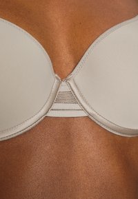 Passionata RHYTHM BEDECKENDER - Soutien de t-shirt - misty green