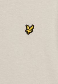 Lyle & Scott PLAIN - Jednoduché tričko - cove