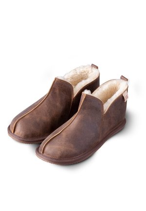 Slippers - brown