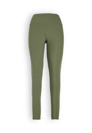 Legginsy o wysokim stanie w oliwkowej zieleni, wykonane z elastycznego materiału, z gładką teksturą i dopasowanym krojem.