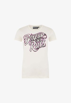 Weißes T-Shirt mit kurzen Ärmeln und großem pink-schwarzem "Boxeur des Rues" Schriftzug auf der Vorderseite in dekorativem Schriftstil.