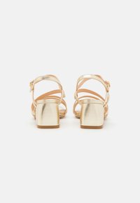 Anna Field Sandaalid - gold