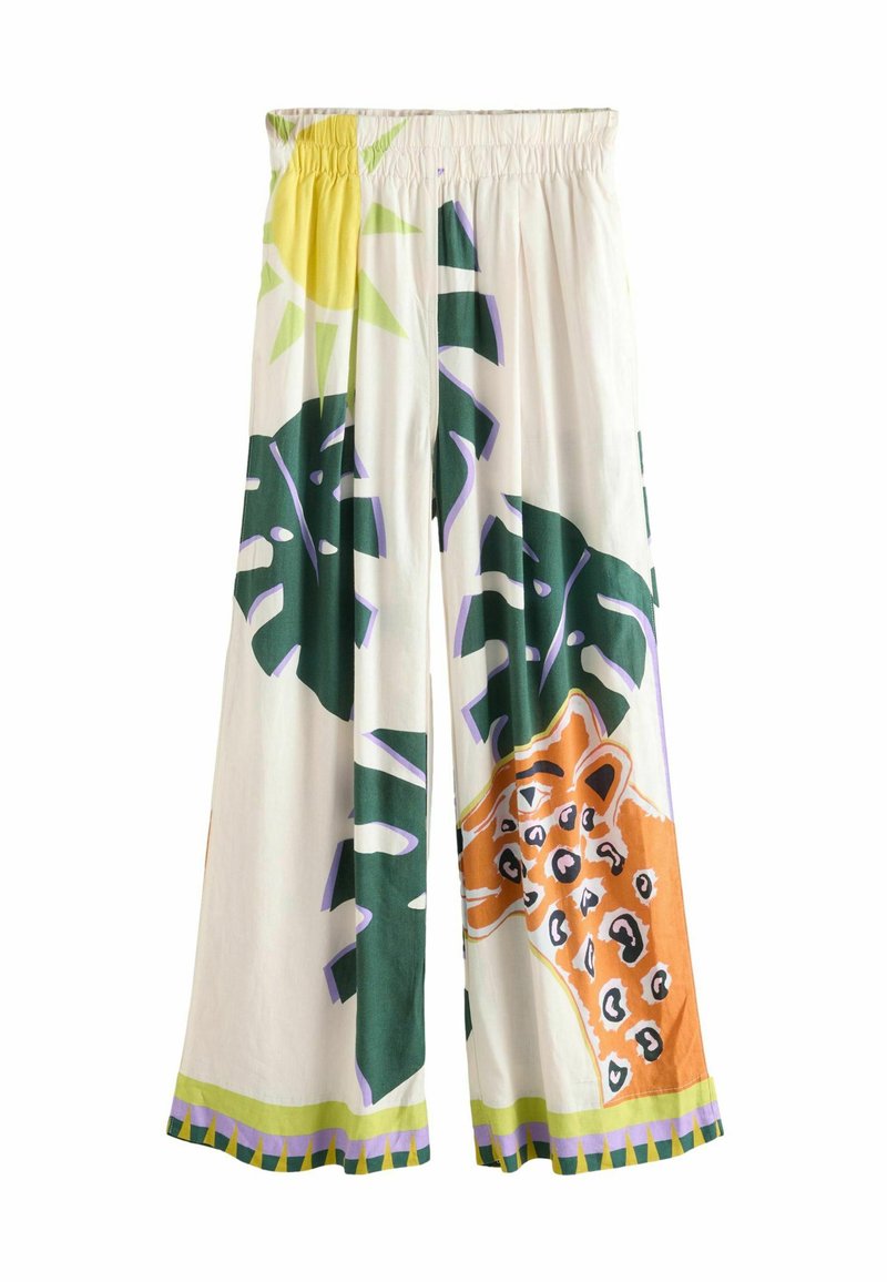 Wijdvallende broek van een lichte stof met een kleurrijk ontwerp van groene bladeren en een oranje dierenprint. Elastische tailleband.