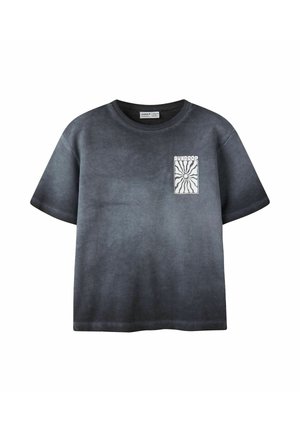 Mørkegrå T-shirt med korte ærmer, hvid grafik og teksten "SUNDROP" på øverste venstre bryst, rund halsudskæring og afslappet pasform.