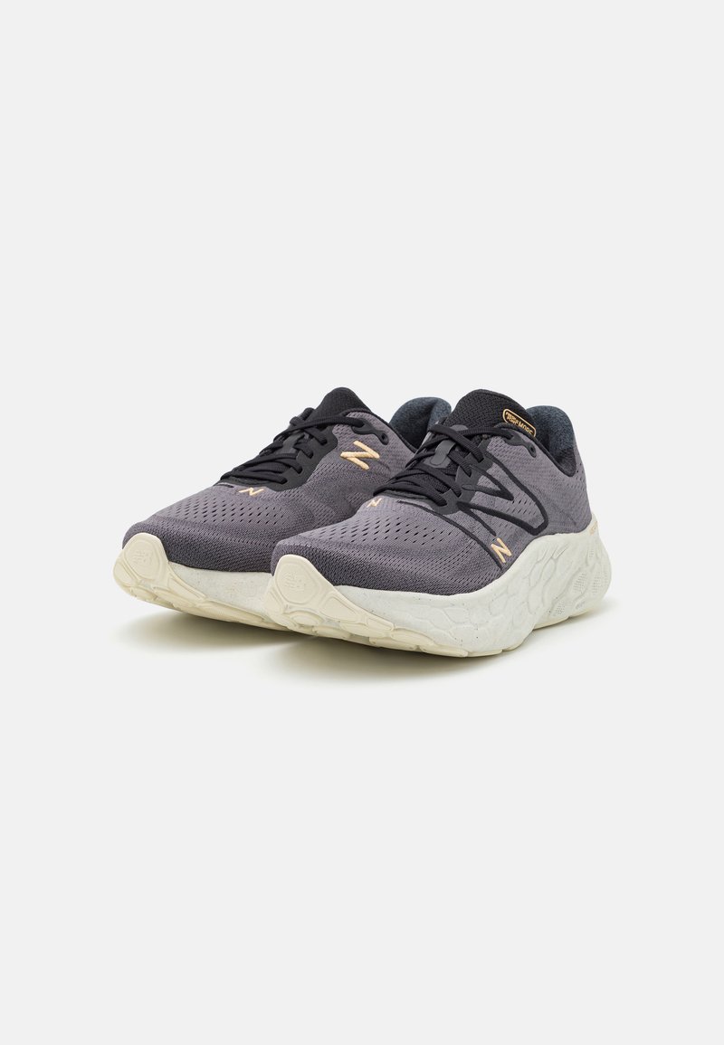 New Balance FRESH FOAM X MORE V5 - Laufschuh Neutral - black 