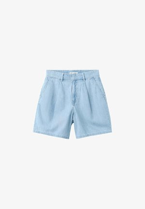 Shorts en denim bleu clair avec plis devant, poches latérales, passants de ceinture et fermeture éclair.