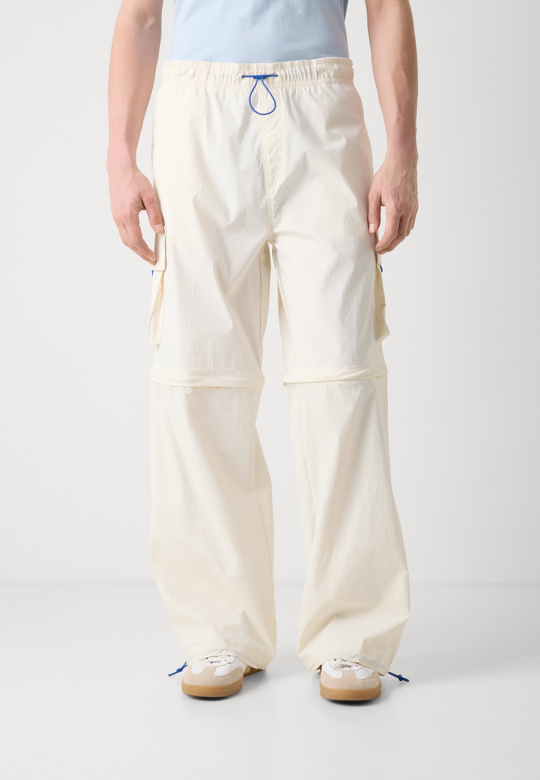 【新品未使用】OHOTORO Nylon Cargo Pants ivory S HUGO GEORDIE - Cargo trousers - open white/off-white - Zalando.co.uk