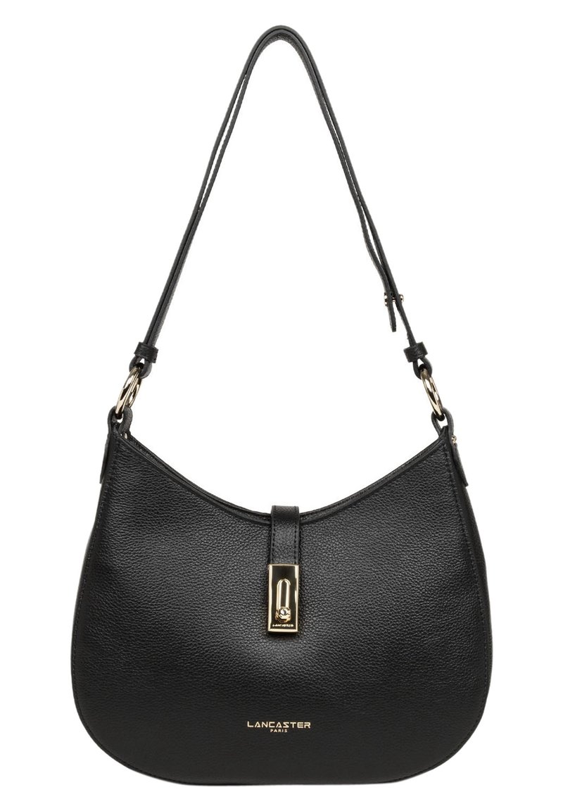 Sac à main en cuir noir avec une forme arrondie, des accessoires dorés et un fermoir avant. Surface texturée avec le logo "Lancaster Paris" affiché.