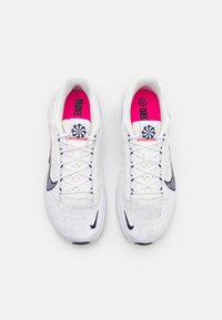 Nike Performance W NIKE SUPERREP GO 3 FLYKNIT - Sapatilha de treino - summit white/white/bright crimson/blackened blue