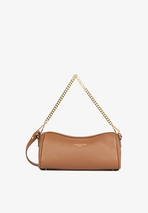Sac à main cylindrique en cuir marron avec anse chaîne dorée et logo Lancaster Paris au centre avant.
