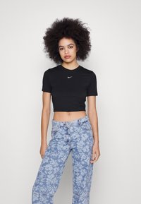 Nike Sportswear Βασικό μπλουζάκι - black