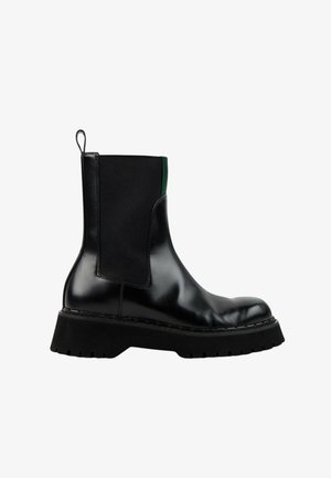 Gucci, Bottines à plateau - black