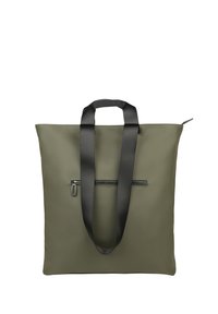 Olijfgroene schoudertas gemaakt van glad, waterdicht materiaal; heeft zwarte nylon banden, een voorzak met rits en een ritssluiting aan de bovenkant.