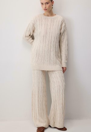 BURGU DESEN TAKIM - Neule - cream