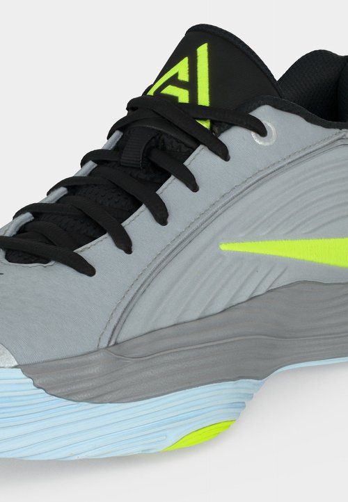 Nike Giannis Immortality 5 — photo 7