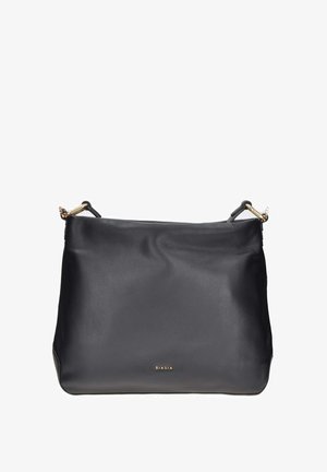 Bolso de mano de cuero negro con una textura suave, forma rectangular, acentos de hardware dorado y un sutil logotipo dorado en la parte frontal.