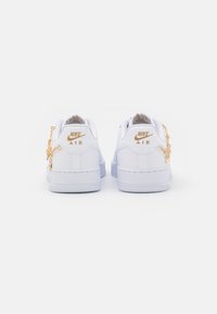 Nike Sportswear AIR FORCE 1 - Tenisice - white/metallic gold