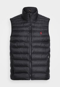 Svart pufferväst med hög krage och framzipper, prydd med en liten röd polo-logotyp på bröstet. Stylad mot en vit bakgrund.