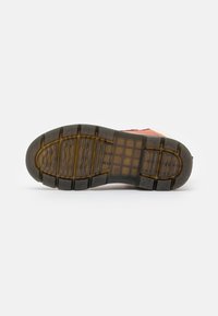 Dr. Martens Botines con cordones - cognac
