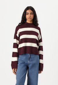 Vero Moda VMINEZ HIGHNECK BOO - Strikkegenser - winetasting/birch