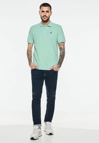 Street One MEN BASIC - Polotričko - grün