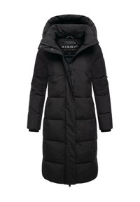 Sort puffet jakke med hætte, prydet med et quiltet design, front lynlås og to sidelommer. Lavet af letvægts, isoleret materiale.