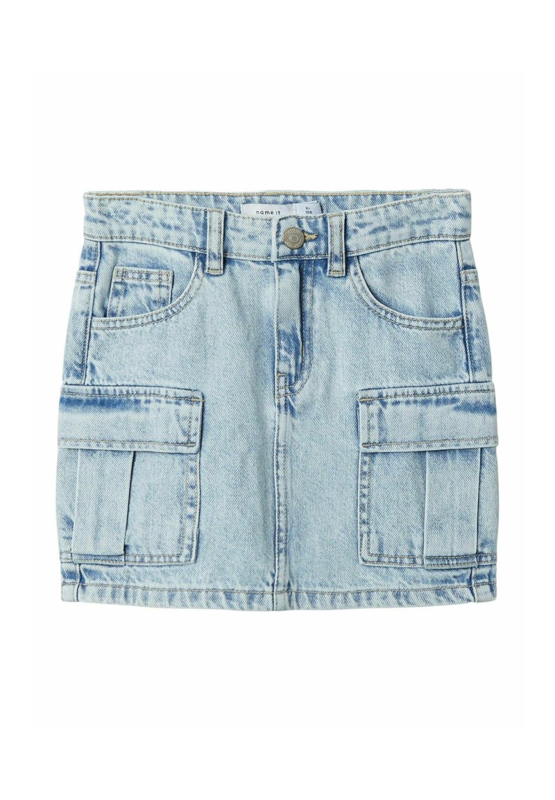 Helle blaue Jeansrock mit hoher Taille, ausgestattet mit zwei vorderen Taschen und zwei seitlichen Cargotaschen. Klassisches Fünf-Taschen-Design.