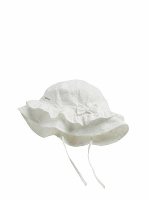 Hvid baby solhat med flæsekant, delikat blomstermønster, sløjfedetalje, hagerem, og mærkatet "newbie" på siden.