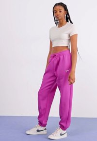 Nike Sportswear PANT  - Treniņtērpa apakšdaļas - hot fuchsia