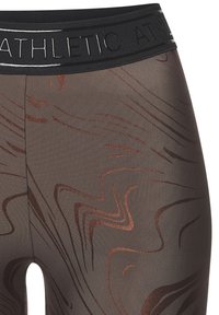 Braune Sportleggings mit schwarzem Bund, ausgestattet mit einem strukturierten Muster aus gewellten, metallisch kupferfarbenen Linien. Glatte Stoffoberfläche.
