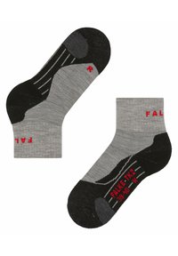 Szare i czarne skarpetki z wzmocnionym piętą i palcami, prążkowaną teksturą oraz czerwoną marką. Zaprojektowane z myślą o komforcie i wydajności.