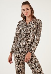 LELA REGULAR FIT - Pidžaamakomplekt - leopard