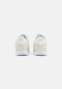 Nike Sportswear CORTEZ  - Sportcipő - phantom/sail/coconut milk/white