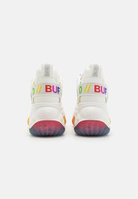 Buffalo BLADER MATCHA - Sportcipő - white/rainbow