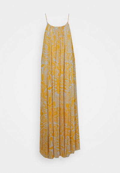 Vestido maxi con tirantes finos, que presenta un patrón abstracto en amarillo y gris, cae en un estilo suelto y fluido, hecho de una tela ligera.