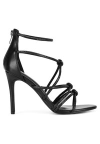 Sandalias negras de tacón alto con un acabado elegante en cuero, adornadas con tiras trenzadas, nudos decorativos y cierre de cremallera en la parte trasera.