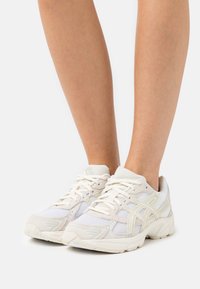 ASICS SportStyle - GEL-1130 - Tenisky - white/birch Miniatúrny obrázok 1