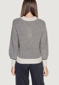 VILA Strickpullover - gold-coloured