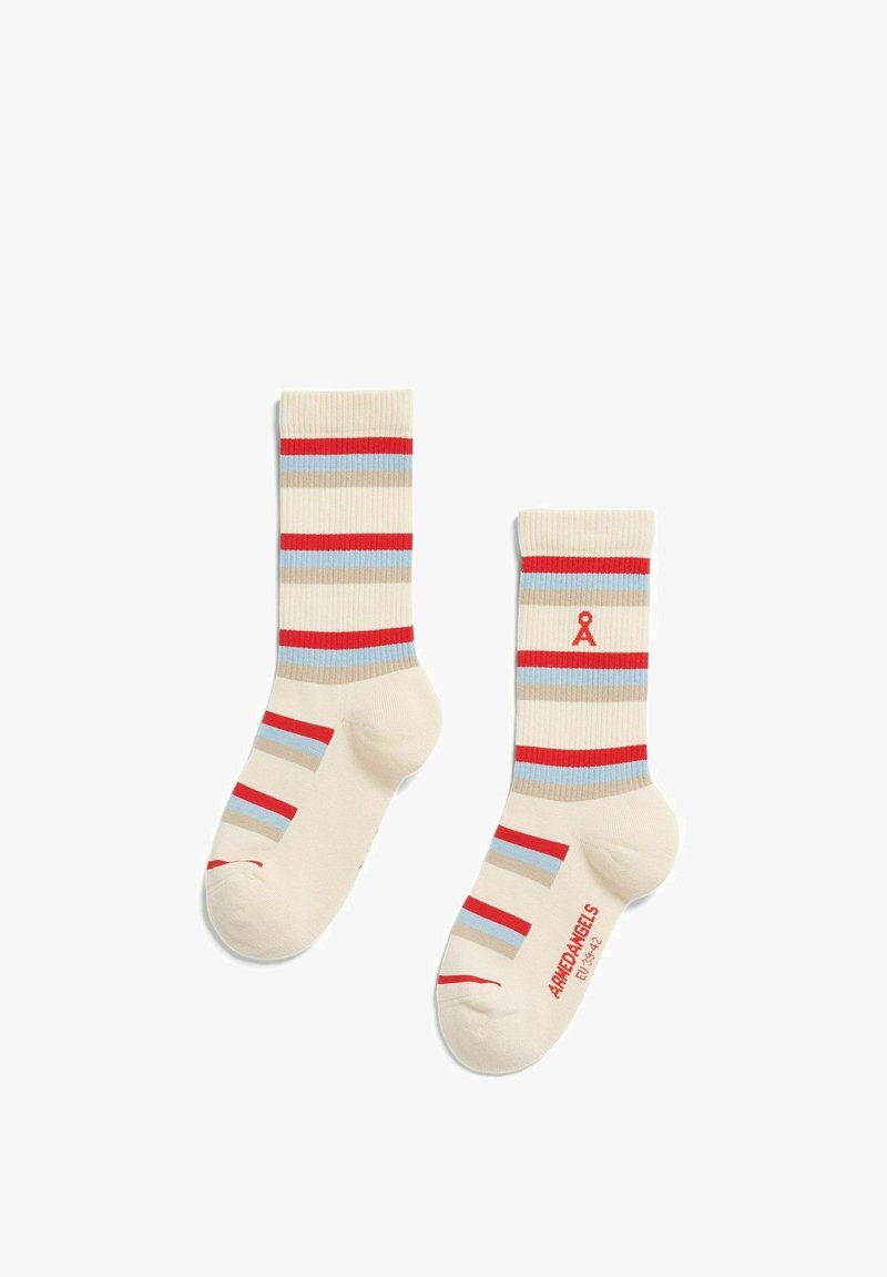 Beige katoenen sokken met verticale rood, blauw en beige strepen; met geribbelde structuur; klein rood logo bij de enkel.