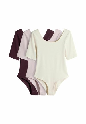 Tři krátké body s krátkými rukávy v barvách krémové, světle růžové a tmavě fialové, vedle sebe uspořádané na bílém pozadí.