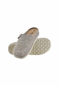 Un paio di pantofole in feltro grigio con suole in gomma beige, una che mostra la vista dall'alto e l'altra che mostra la suola inferiore decorata.