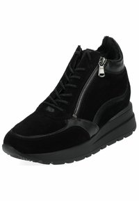 Sneaker alte nere realizzate in pelle scamosciata e pelle, con un design a lacci frontale, una cerniera laterale e una spessa suola in gomma.