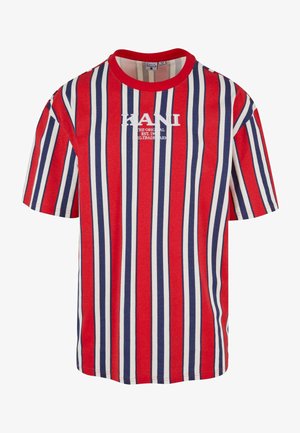 T-shirt à manches courtes rayé rouge, bleu et blanc avec un col ras du cou. Présente le logo KANI en blanc au centre. Fabriqué en coton.